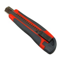 Cutter 18mm avec une Lame